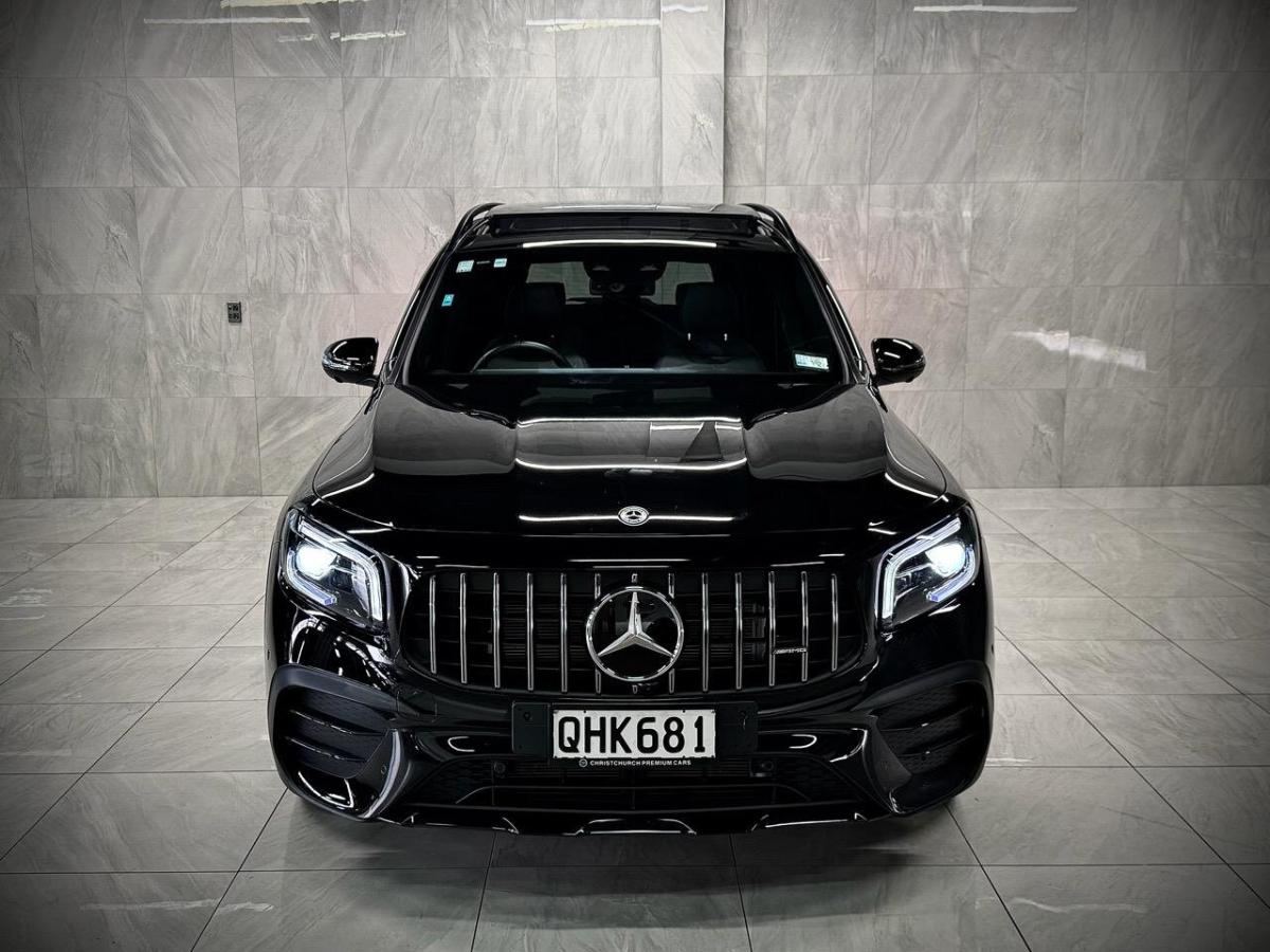 Mercedes-AMG GLB 35 photo 2